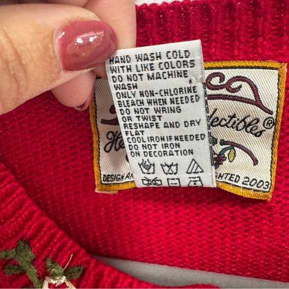 Vintage Heirloom Collectibles Medium Red Embroidered Patchwork Heart Cardigan - Picture 3 of 12